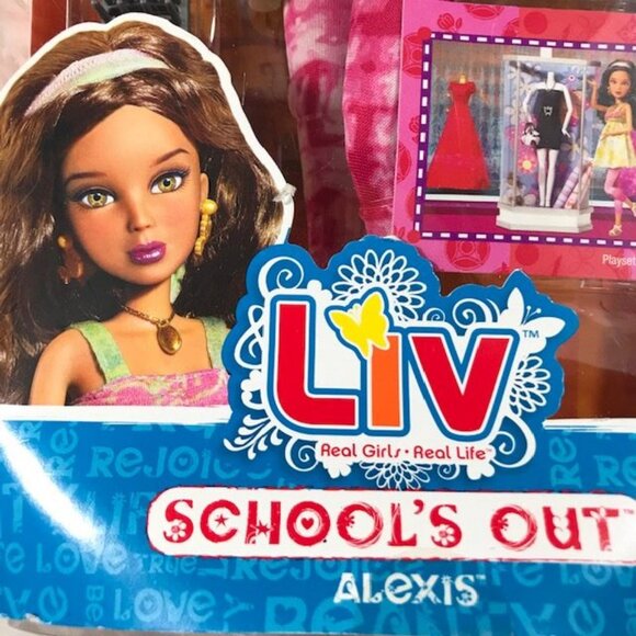 Liv ALEXIS School's Out Doll w/ Hairbrush & Changeable Wig - Picture 4 of 12
